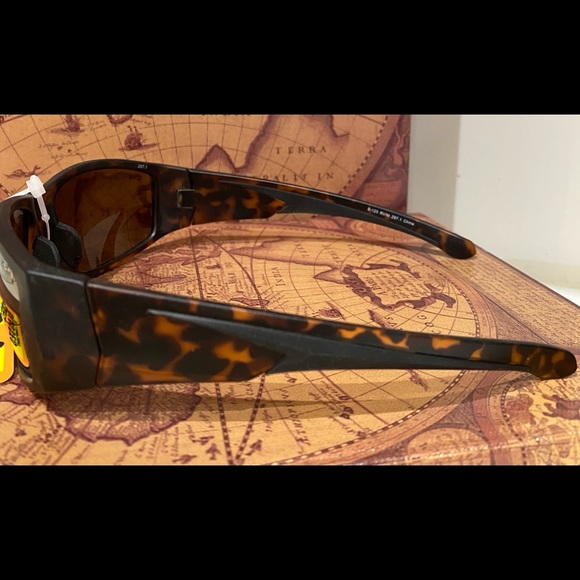 Pugs sunglasses - Picture 2 of 4